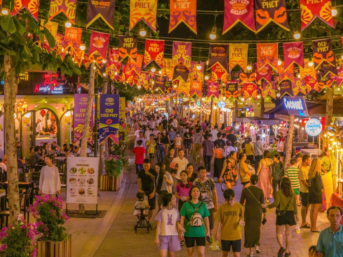 Cận cảnh Chợ đêm Vui Fest tại Hạ Long Cận cảnh Chợ đêm Vui Fest tại Hạ Long