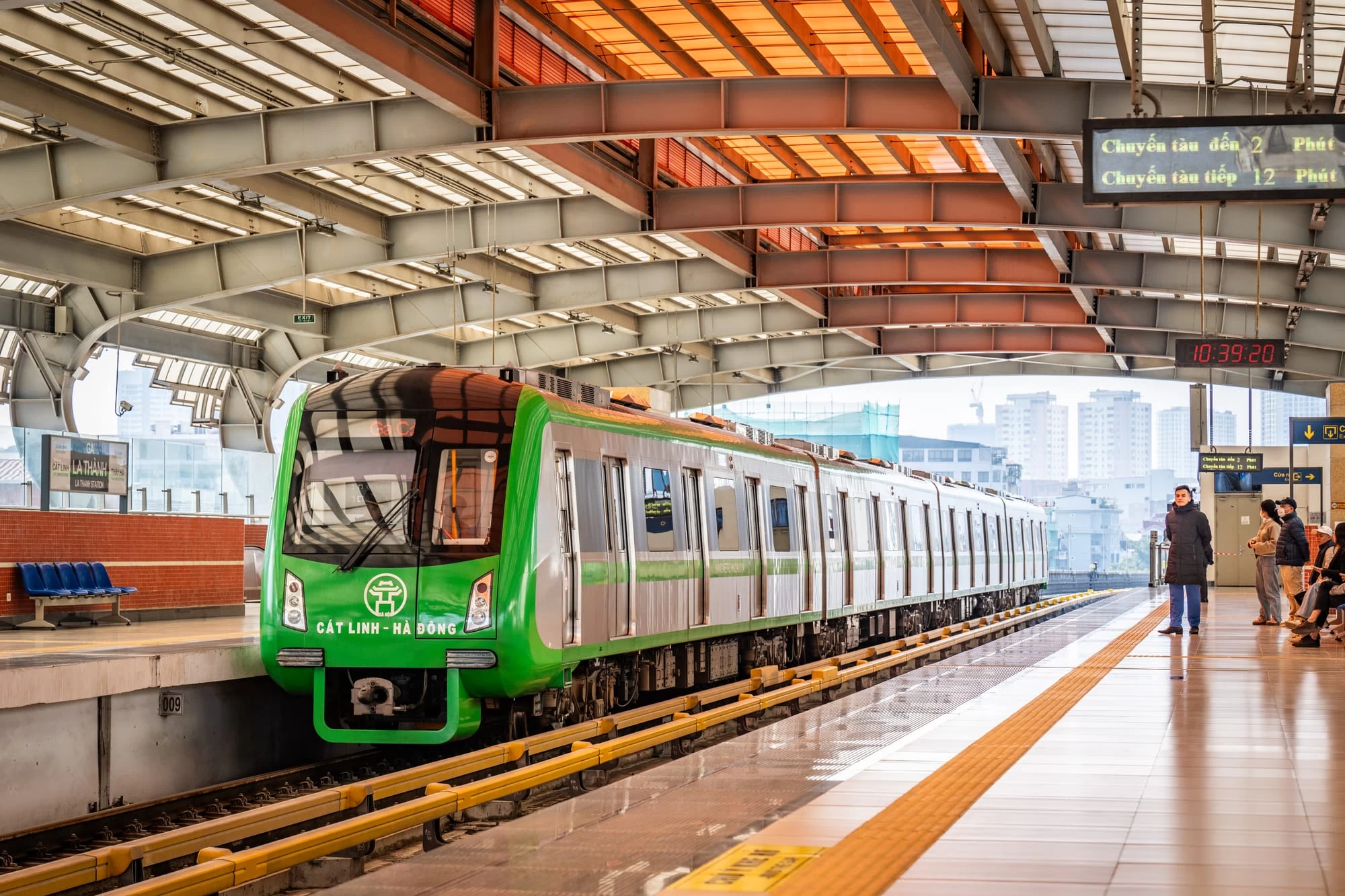 Metro 2A được đưa vào khai thác hoạt động